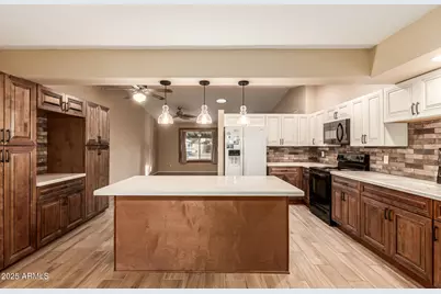 5924 W Loma Lane, Glendale, AZ 85302 - Photo 9