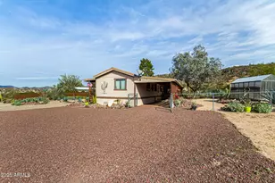 34905 S School Loop Rd, Black Canyon City, AZ 85324 - Photo 5