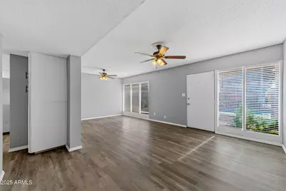 1828 W Tuckey Lane #8, Phoenix, AZ 85015 - Photo 3