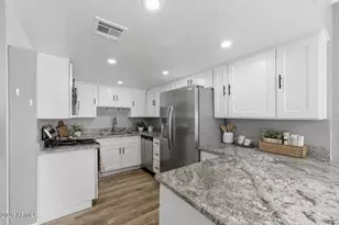 1828 W Tuckey Ln, Phoenix, AZ 85015 - Photo 9