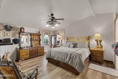 1218 E Sentinel Rock Road, Phoenix, AZ 85086 - Photo 31