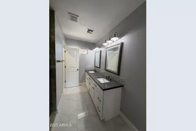 8062 E Edgemont Avenue, Scottsdale, AZ 85257 - Photo 5