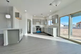 11069 W Laguna Dr, Arizona City, AZ 85123 - Photo 9