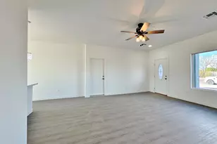 11069 W Laguna Dr, Arizona City, AZ 85123 - Photo 5