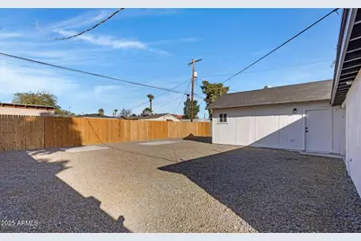 2320 E Whitton Avenue, Phoenix, AZ 85016 - Photo 17