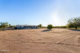 21137 W Dove Valley Rd, Wittmann, AZ 85361 - Photo 3