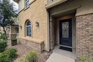 923 S Osborn Ln, Gilbert, AZ 85296 - Photo 5