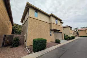 923 S Osborn Ln, Gilbert, AZ 85296 - Photo 73