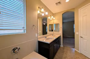 923 S Osborn Ln, Gilbert, AZ 85296 - Photo 55
