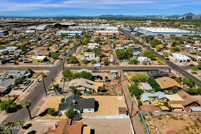 329 N 17th Drive, Phoenix, AZ 85007 - Photo 15