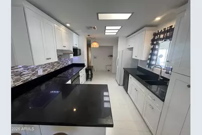 10960 N 67th Avenue #202, Glendale, AZ 85304 - Photo 7