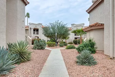 9151 W Greenway Road #111, Peoria, AZ 85381 - Photo 3
