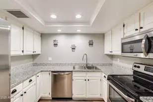 9151 W Greenway Rd, Peoria, AZ 85381 - Photo 21