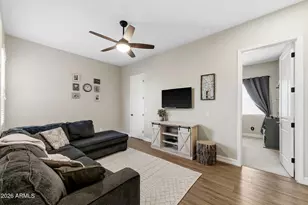 3921 E Chestnut Ln, Gilbert, AZ 85298 - Photo 11