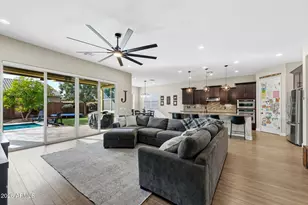 3921 E Chestnut Ln, Gilbert, AZ 85298 - Photo 3