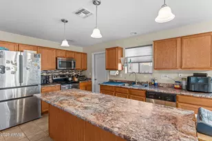 7264 W Cactus Wren Dr, Glendale, AZ 85303 - Photo 9