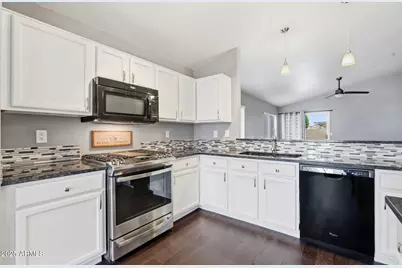 4835 E Holmes Avenue, Mesa, AZ 85206 - Photo 9