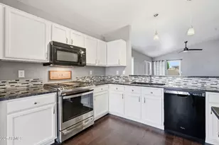 4835 E Holmes Ave, Mesa, AZ 85206 - Photo 9