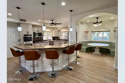 219 W Harmont Drive, Phoenix, AZ 85021 - Photo 11