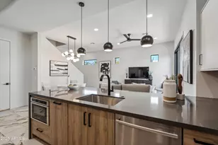 377 E Windsor Ave, Phoenix, AZ 85004 - Photo 9