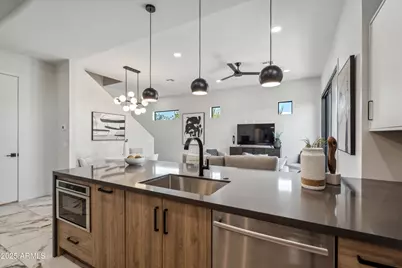 377 E Windsor Avenue #7, Phoenix, AZ 85004 - Photo 5