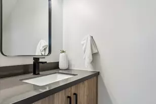 377 E Windsor Ave, Phoenix, AZ 85004 - Photo 19