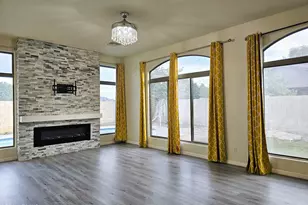 991 E Taurus Pl, Chandler, AZ 85249 - Photo 9