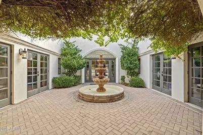 135 E Maryland Avenue, Phoenix, AZ 85012 - Photo 1