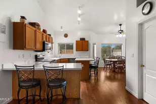 1064 N Portland Ave, Gilbert, AZ 85234 - Photo 17