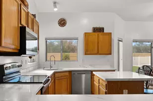 1064 N Portland Ave, Gilbert, AZ 85234 - Photo 15