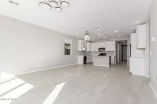 737 E Betsy Ln, Gilbert, AZ 85296 - Photo 9