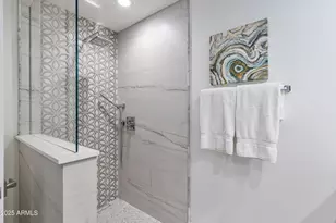 2802 E Camino Acequia Dr, Phoenix, AZ 85016 - Photo 15