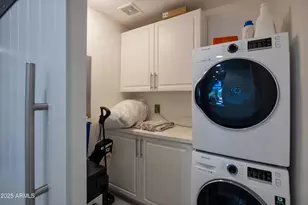 2802 E Camino Acequia Dr, Phoenix, AZ 85016 - Photo 21