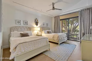 2802 E Camino Acequia Dr, Phoenix, AZ 85016 - Photo 17