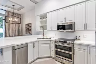 2802 E Camino Acequia Dr, Phoenix, AZ 85016 - Photo 9