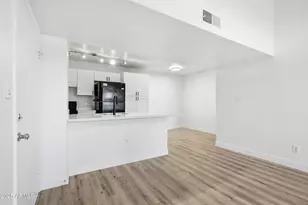 2938 N 61st Pl, Scottsdale, AZ 85251 - Photo 13