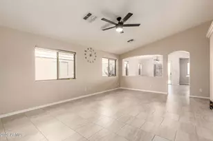 5609 S 31st Dr, Phoenix, AZ 85041 - Photo 5