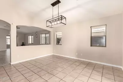 5609 S 31st Drive, Phoenix, AZ 85041 - Photo 9