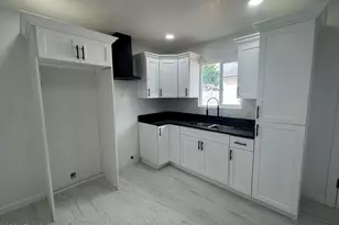 8045 N 29th Ave, Phoenix, AZ 85051 - Photo 15