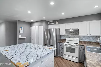 9618 N 66th Drive, Glendale, AZ 85302 - Photo 11