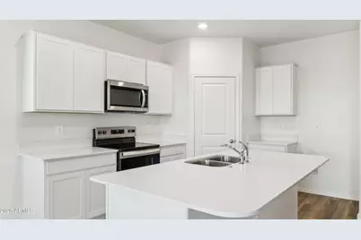 25316 N 184th Lane, Wittmann, AZ 85361 - Photo 3