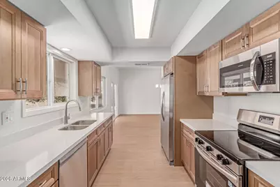 16853 N Meadow Park Drive, Sun City, AZ 85351 - Photo 17