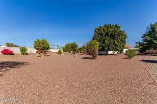 16853 N Meadow Park Dr, Sun City, AZ 85351 - Photo 33