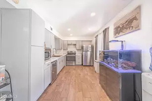 6321 W Cheery Lynn Rd, Phoenix, AZ 85033 - Photo 3