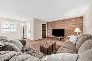 2208 E Sylvia St, Phoenix, AZ 85022 - Photo 9