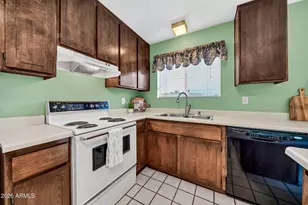 2208 E Sylvia St, Phoenix, AZ 85022 - Photo 11