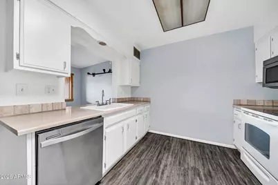 11017 W Thunderbird Boulevard, Sun City, AZ 85351 - Photo 15