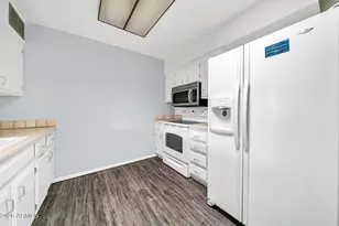 11017 W Thunderbird Blvd, Sun City, AZ 85351 - Photo 13