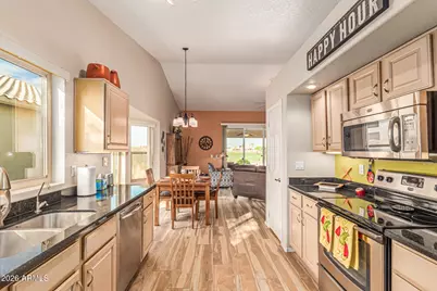 18350 N Coyote Lakes Parkway, Surprise, AZ 85378 - Photo 9