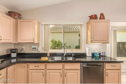 18350 N Coyote Lakes Parkway, Surprise, AZ 85378 - Photo 11